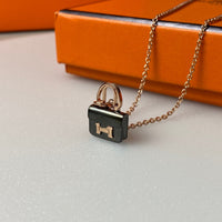 [Plus Jewelry]CONSTANCE BLACK PEDANT PINK GOLD NECKLACE